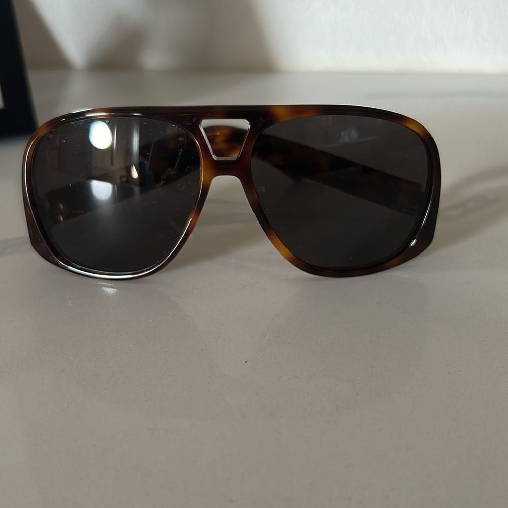 Saint Laurent glasses in tortoiseshell - Picture 3 of 5